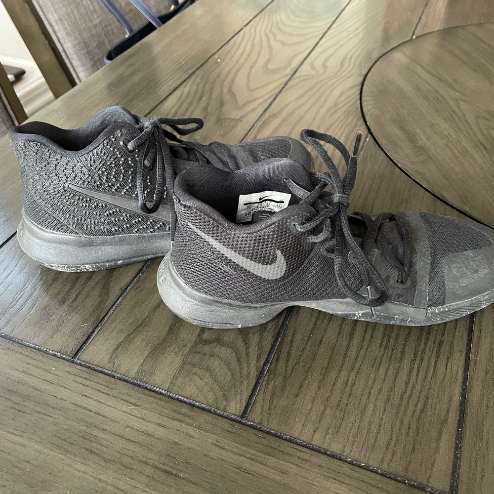 NIKE - Kyrie Azurie Elizabeth Shoes
